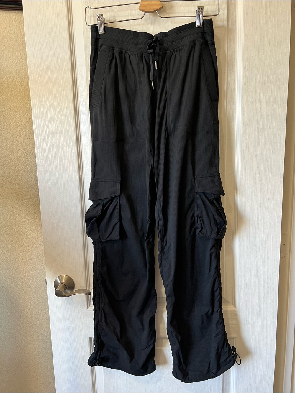 Lululemon Dance studio relaxed-fit mid rise cargo pant Black Women’s Small